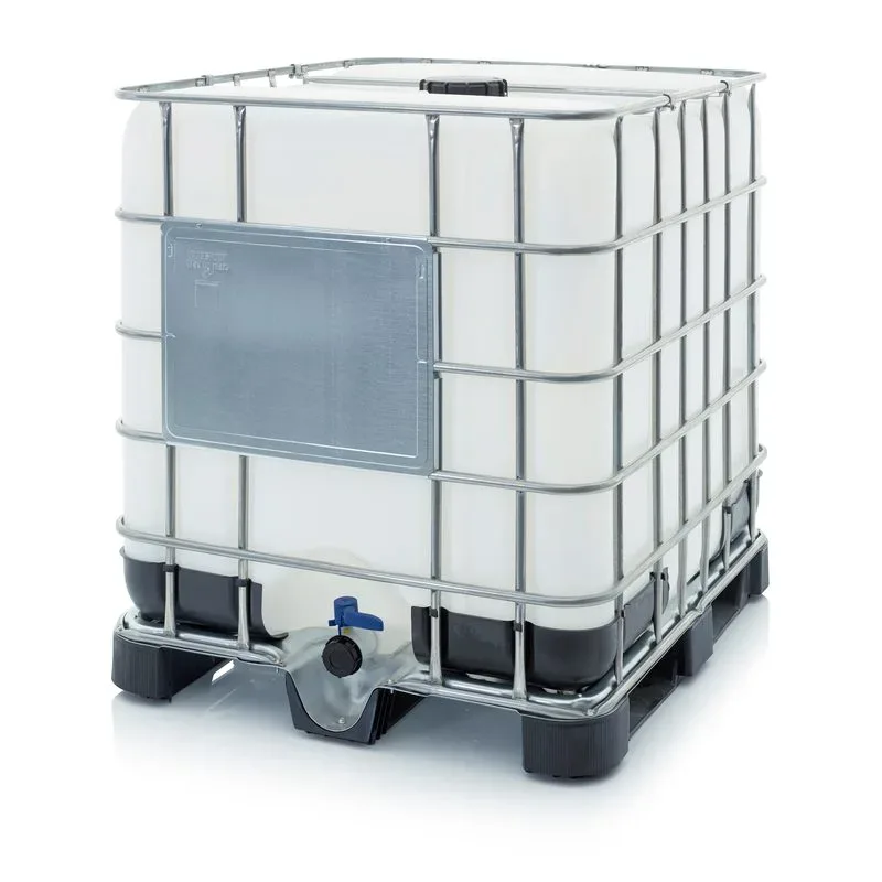 IBC-Container aus Kunststoff auf Palette mit Metallgestell, geeignet für Flüssigkeitslagerung.